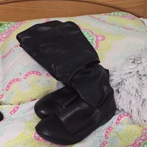 Kenneth Cole Reaction Black Boots